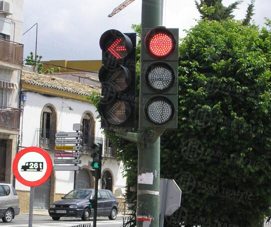 Đèn giao thông LED có cần bảo trì thêm trong mùa đông không?